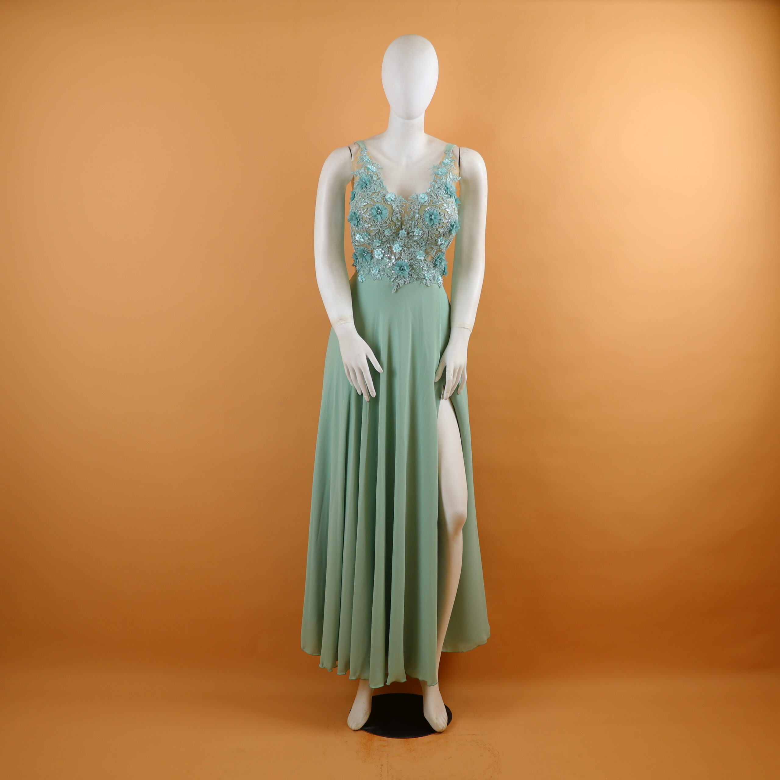 vestido tela gasa corpiño con encajes color verde olivo - Aroa vestido tela gasa corpiño con encajes color verde olivo - Aroa