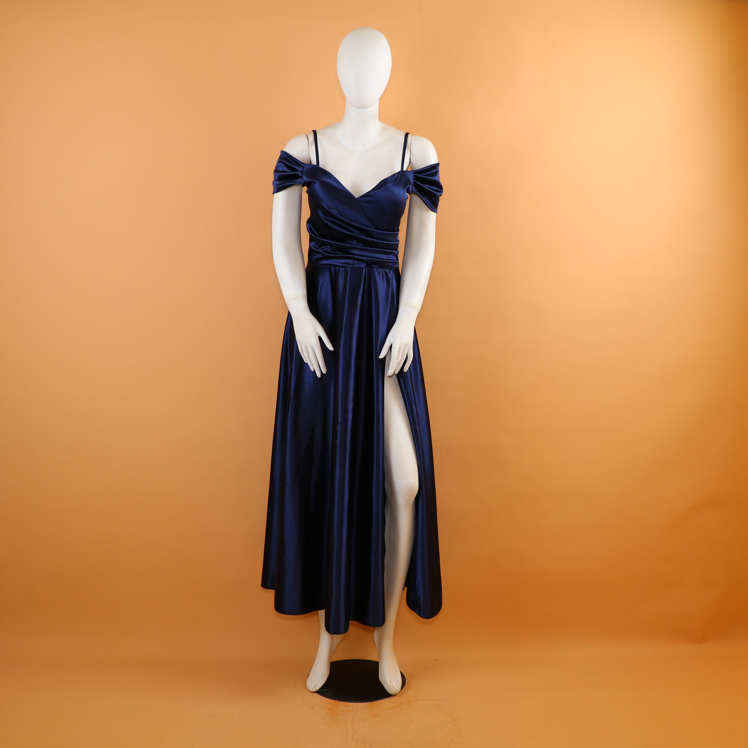 vestido tela saten sara color azul noche - Alana