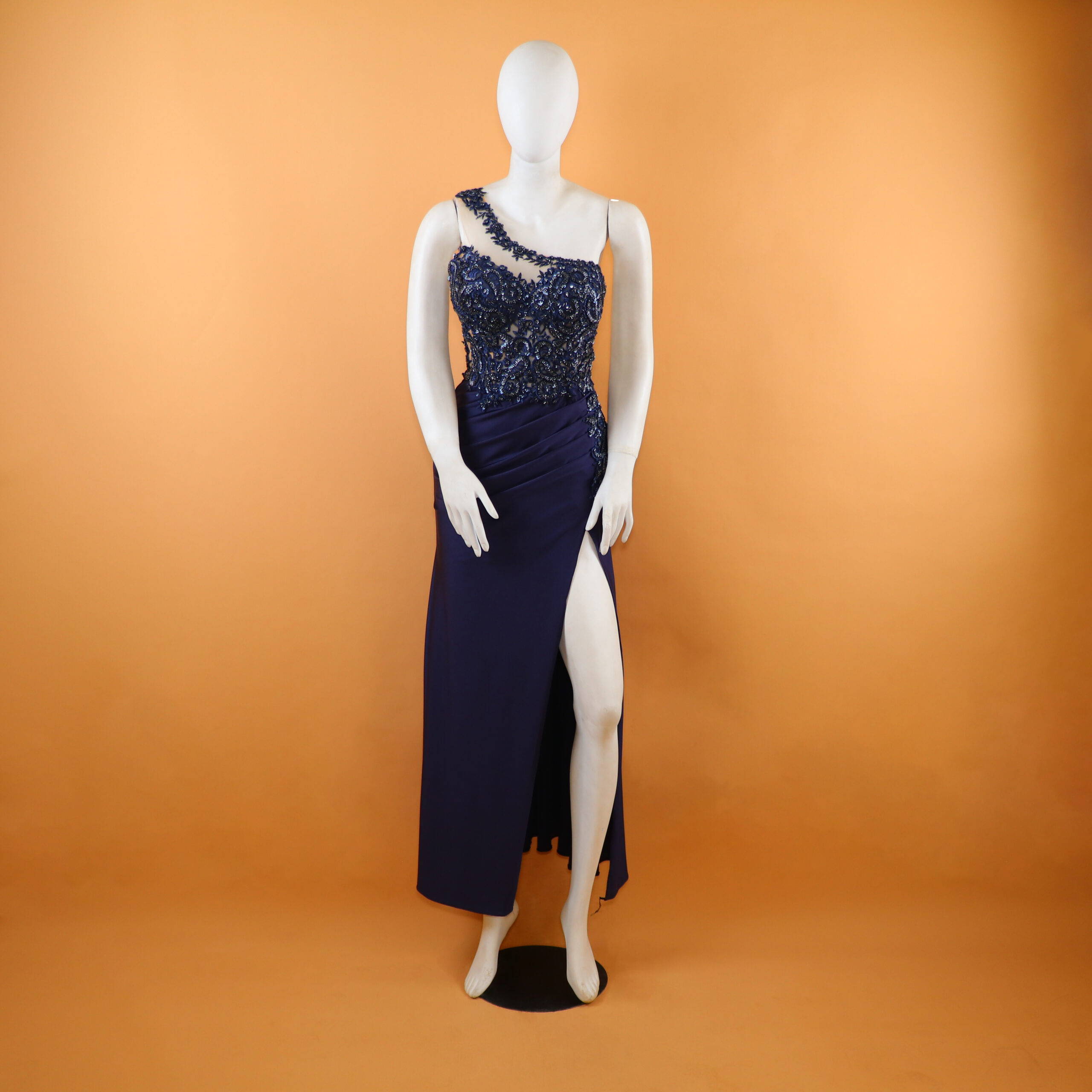 Vestido largo con aplicaciones de pedreria color azul noche - Cristina