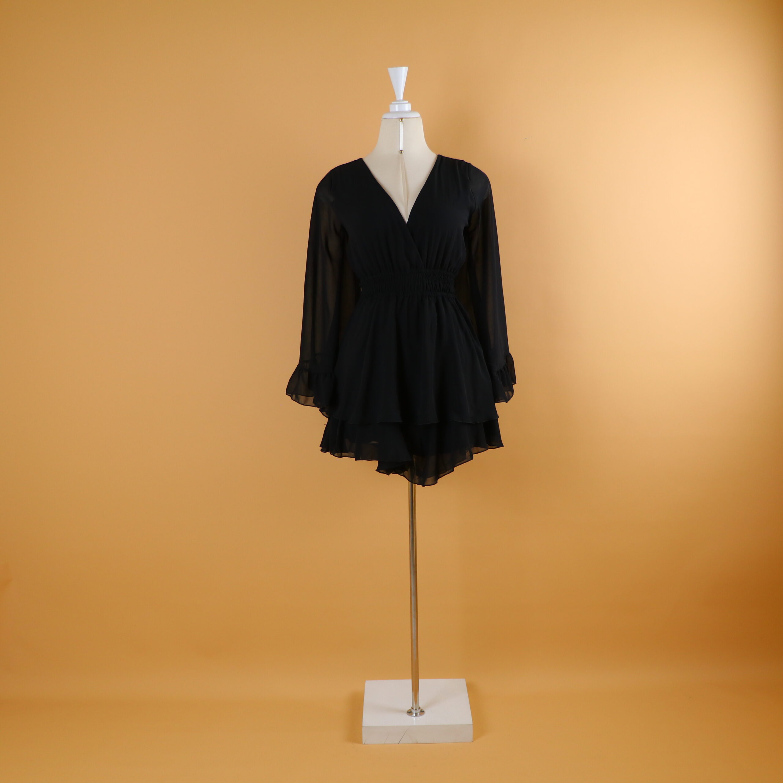 vestido tela gasa tipo short color negro - Brisney