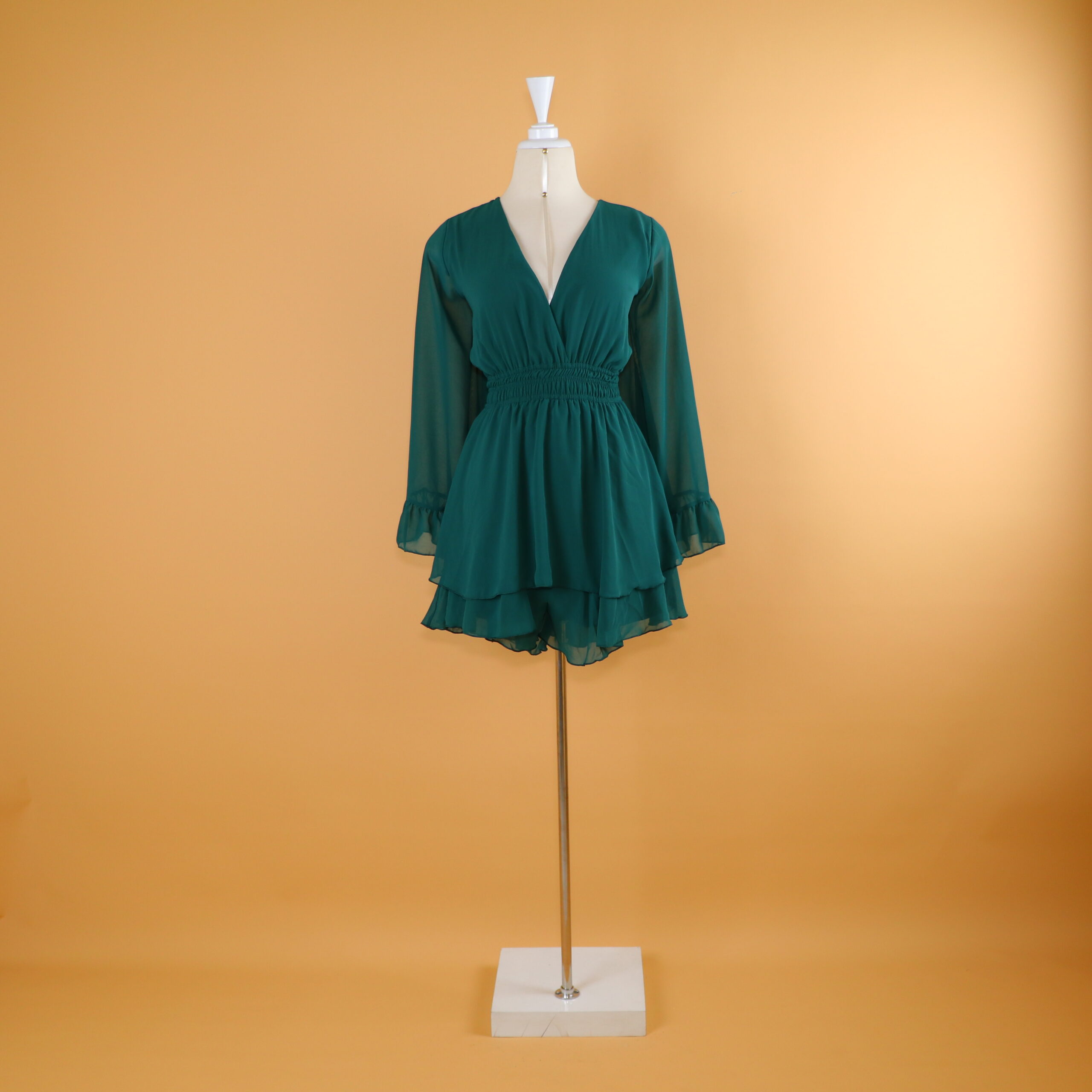 vestido tela gasa tipo short color verde botella - Brisney