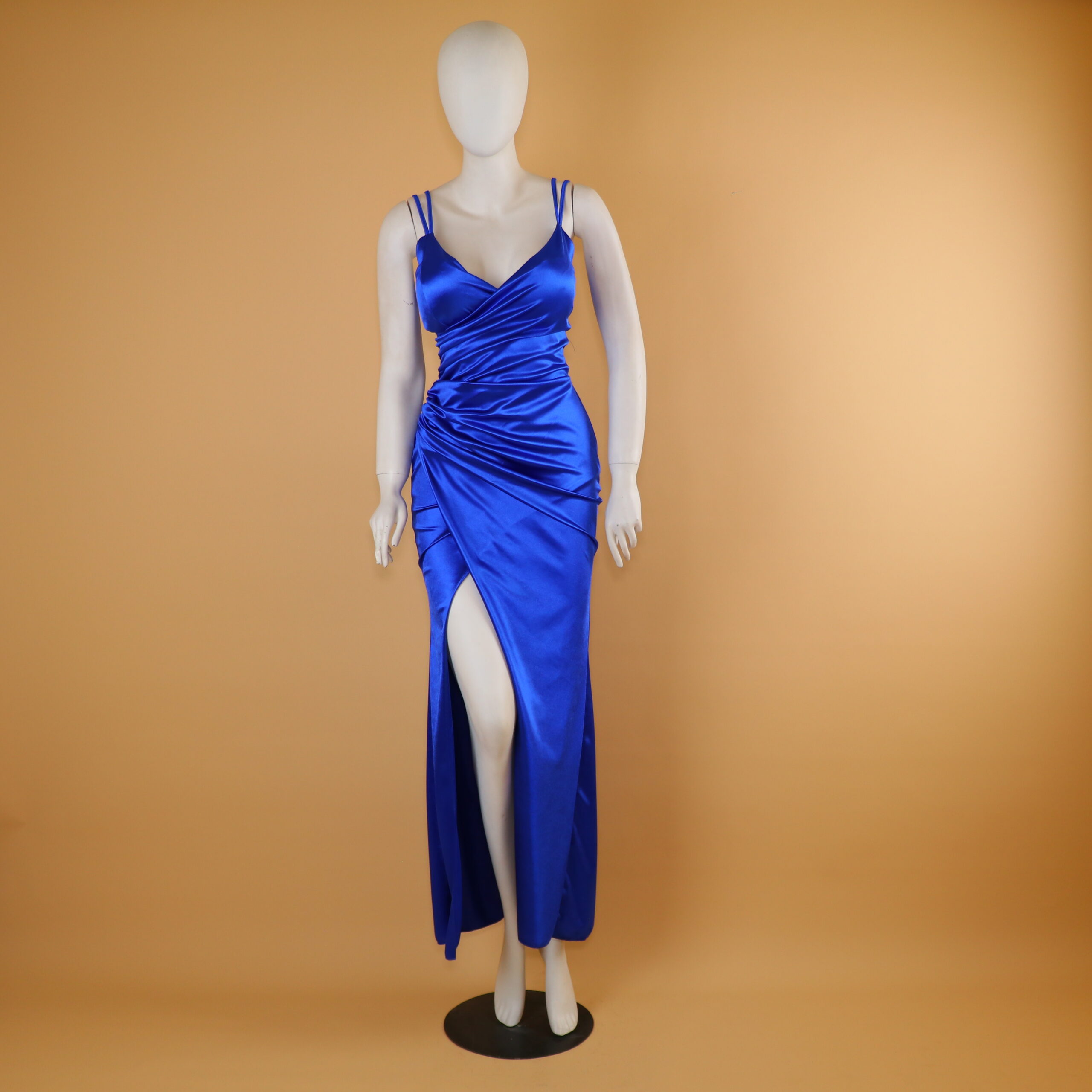 vestido tela saten cintura drapeada color azul electrico - America vestido tela saten cintura drapeada color azul electrico - America