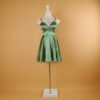 vestido tela saten zara escote v cierre posterior caída con cinturón ancho color verde olivo - Olivia