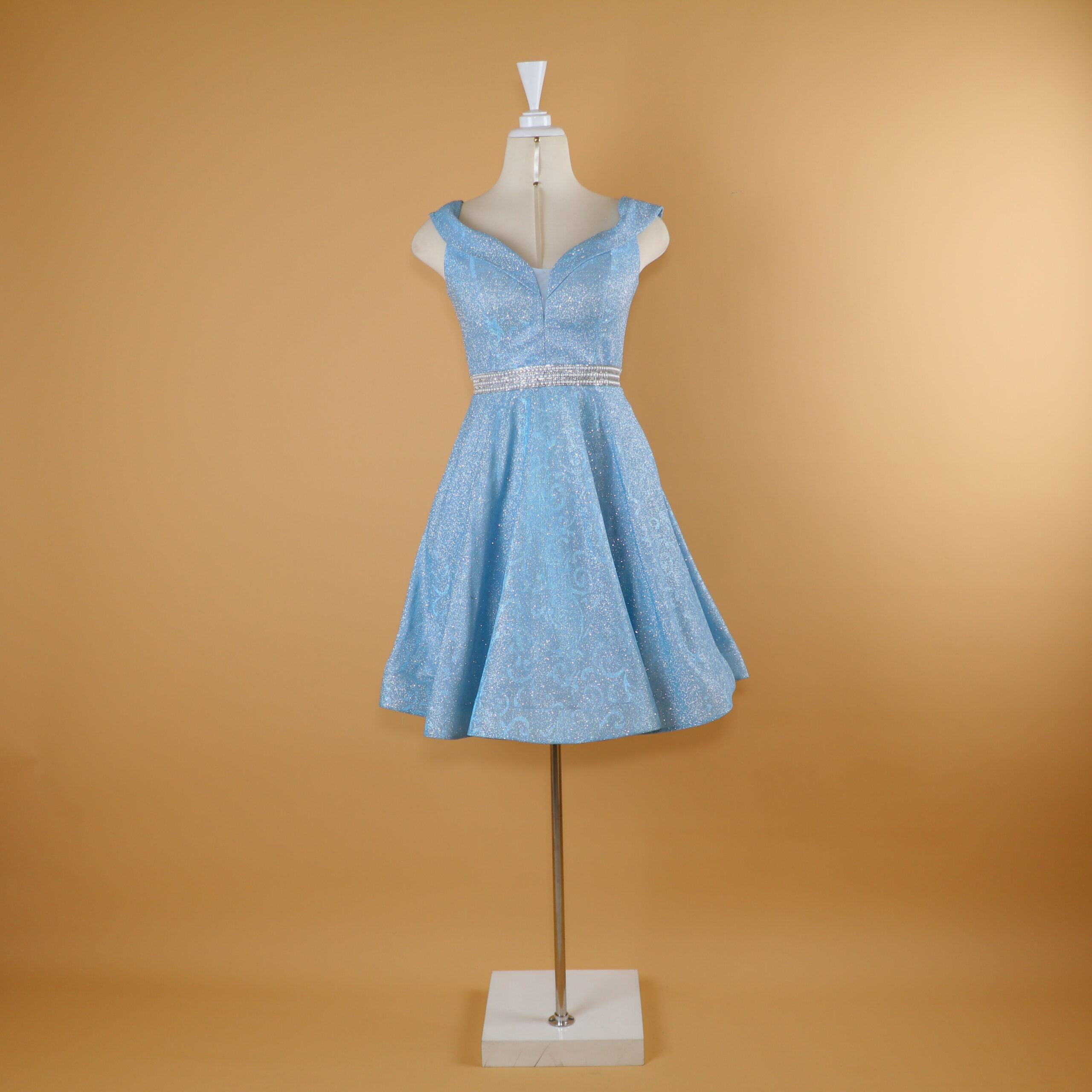 vestido tela tornasol falda campana color celeste - Mónica