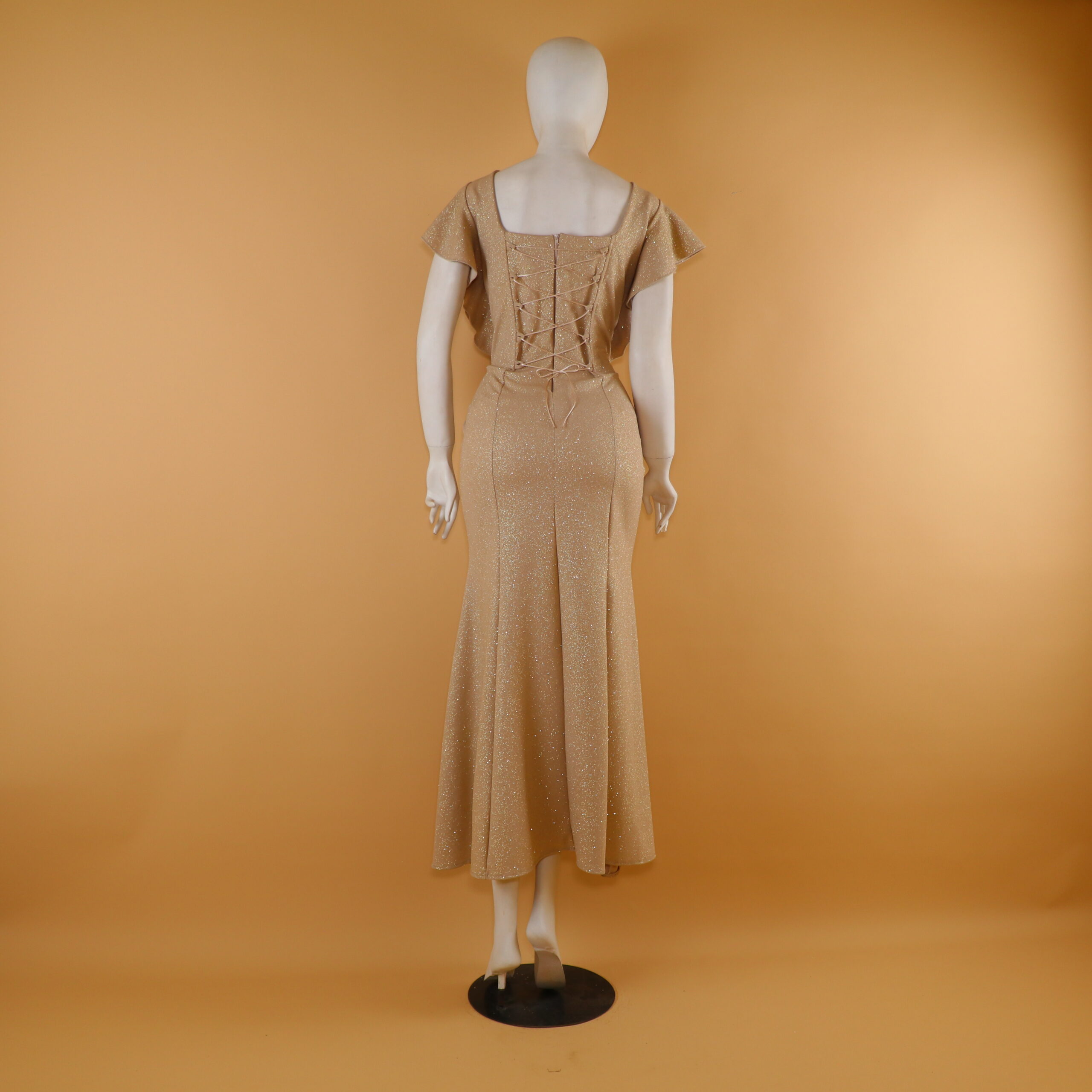 Vestido tela scuba escarchada con cierre y corset color dorado - Rosy