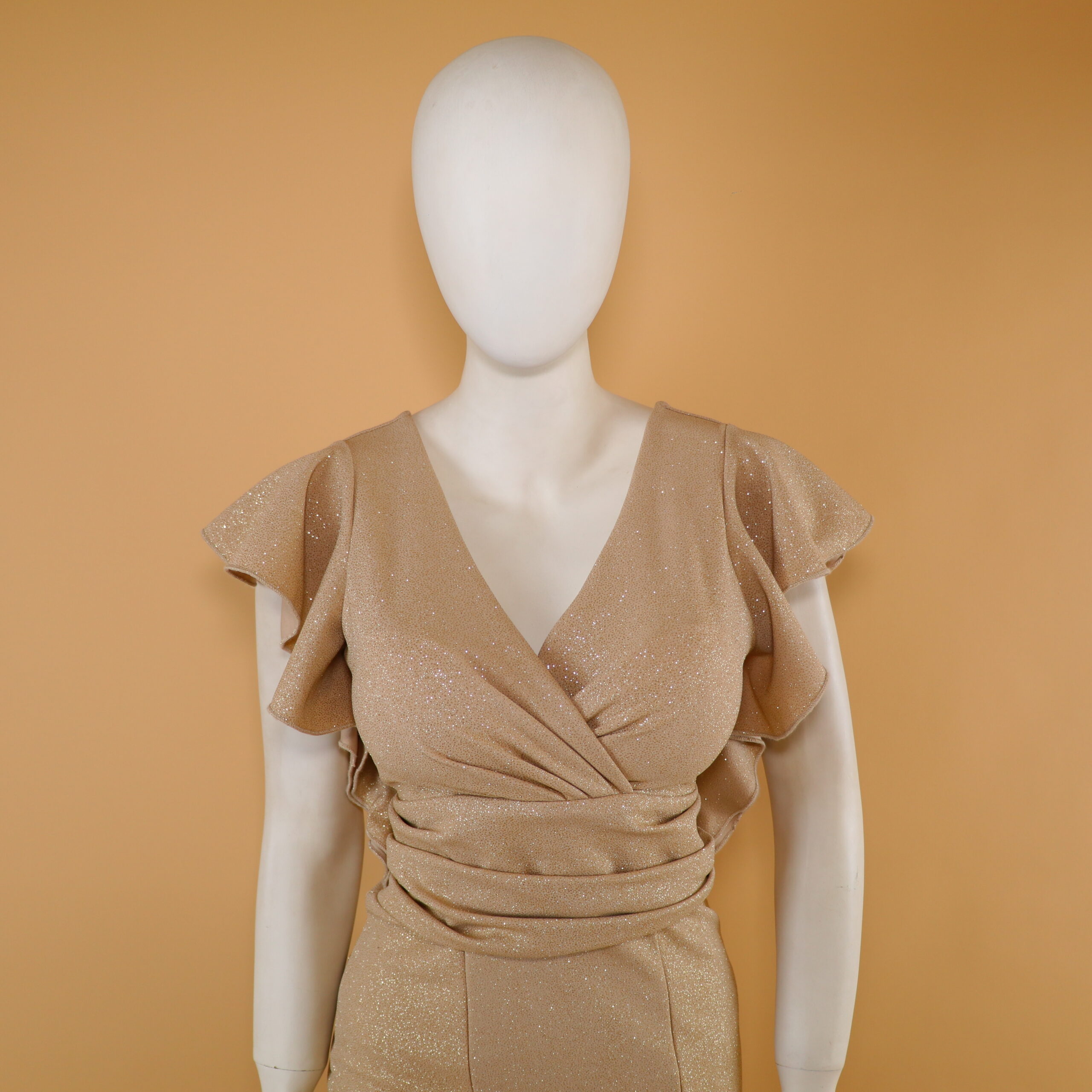 Vestido tela scuba escarchada escote v cruzado color dorado - Rosy