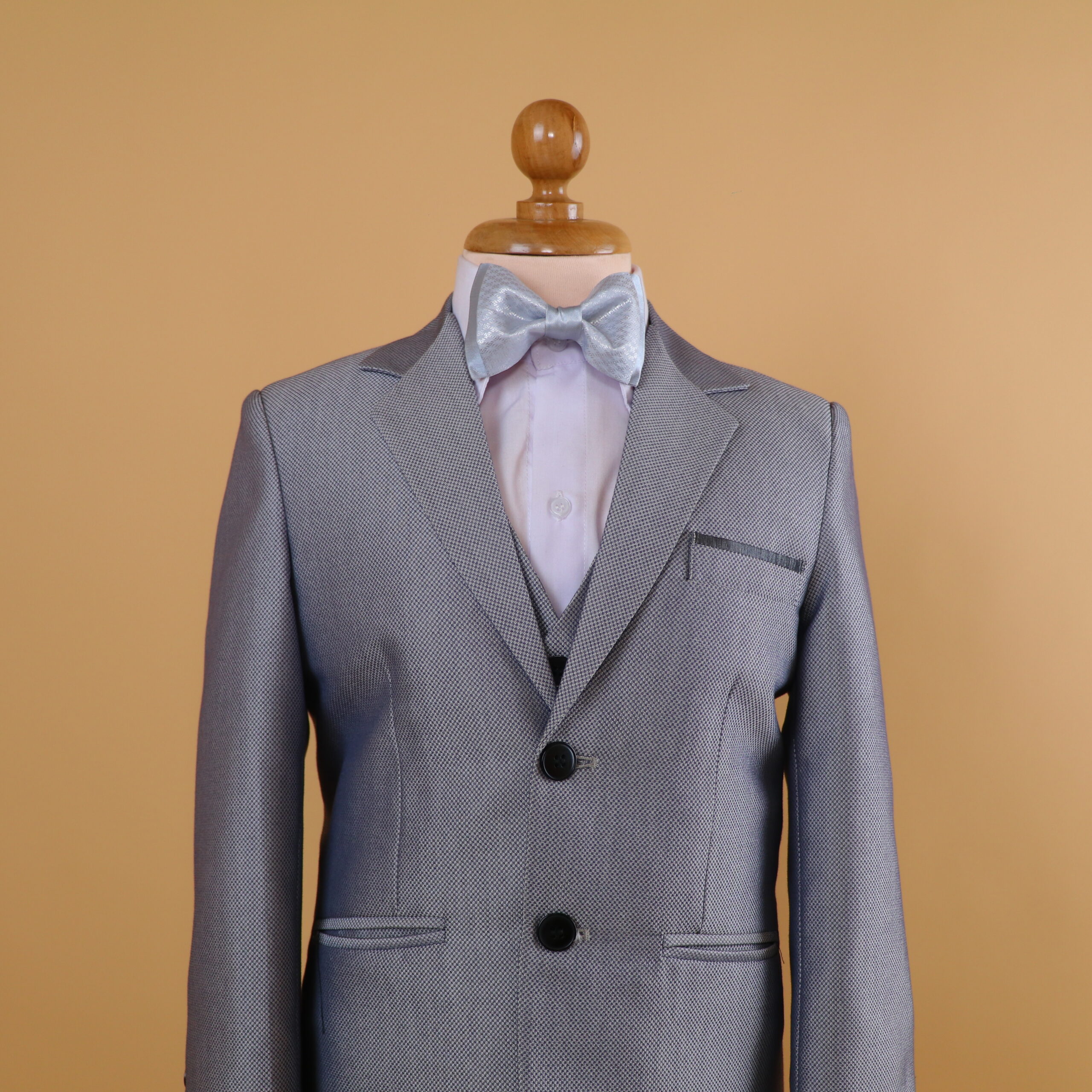 terno elegante plateado para niños - Adrielito 2