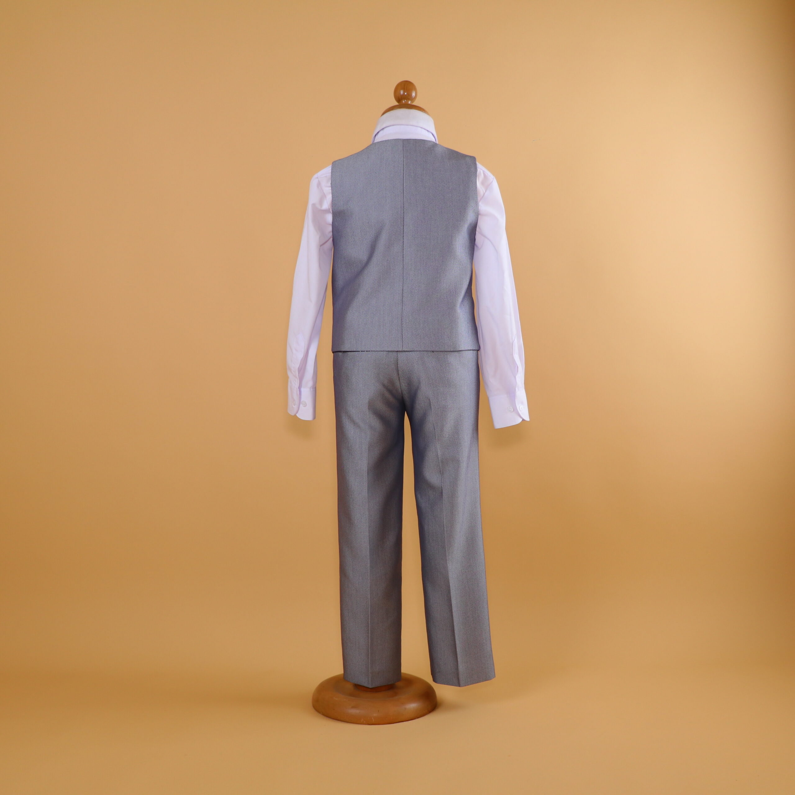 terno plateado para niños botonadura sencilla - Adrielito 2