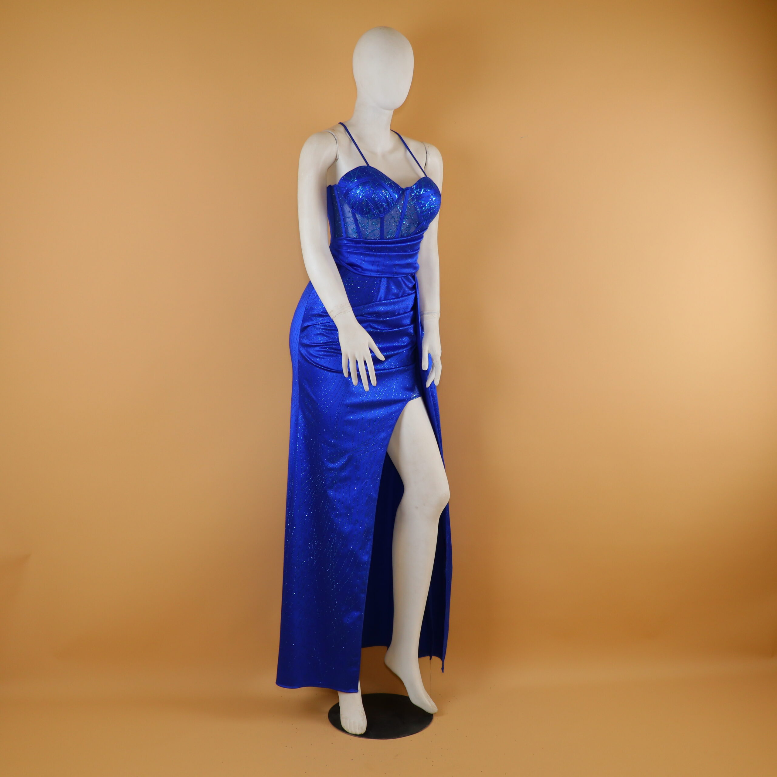 vestido tela saten escarchado mangas tirantes color azul electrico - Sheyla