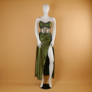 vestido tela saten seda corte sirena color verde olivo - Ashly