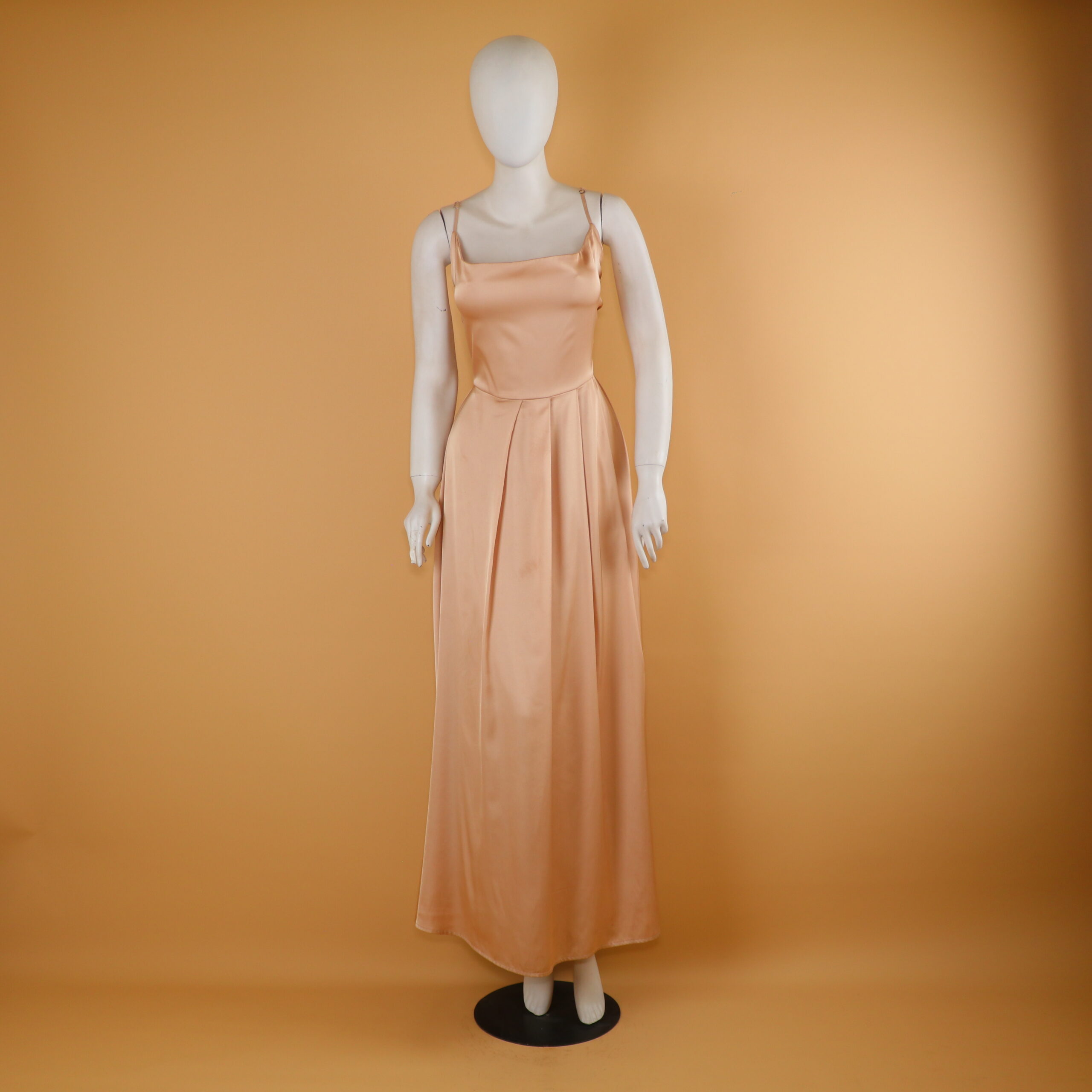 vestido tela seda caida linea A color nude - Cloe