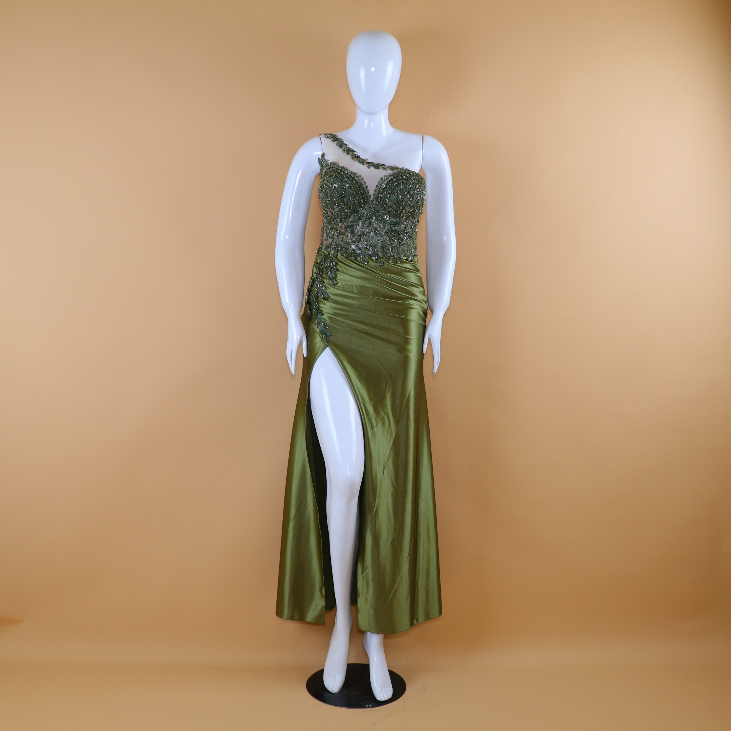 Vestido largo con aplicaciones de pedreria color verde olivo - Cristina 2