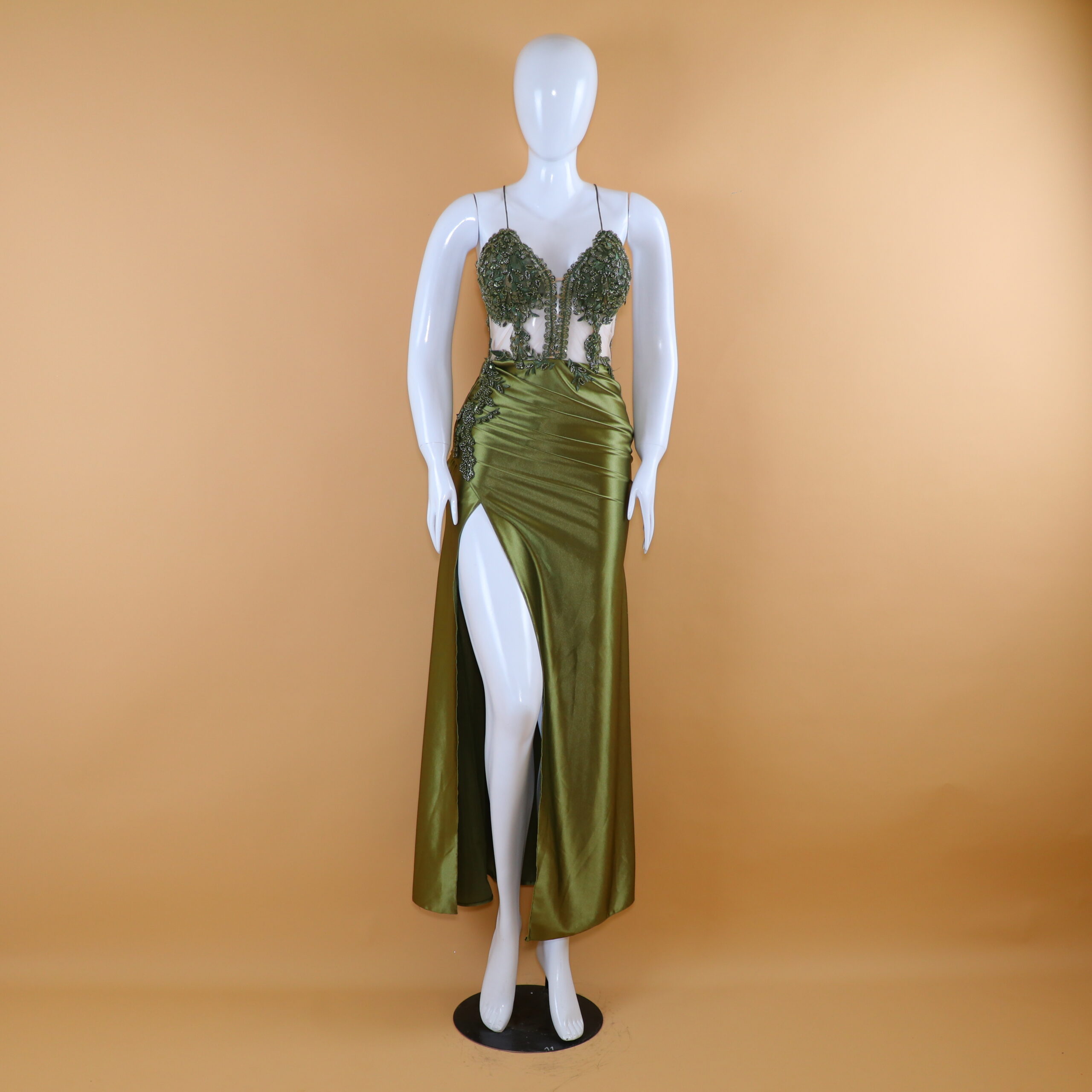 vestido tela saten seda cintura drapeada color verde olivo - Fanny 2